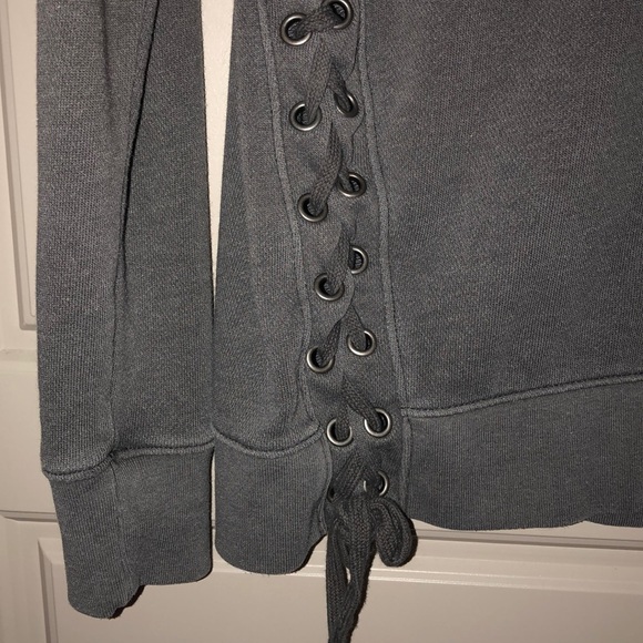 Pullover - Picture 2 of 3